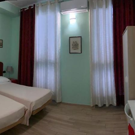 Cerrutihotel Верчелли Экстерьер фото