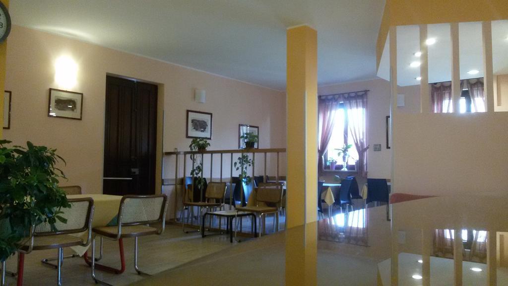 Cerrutihotel Верчелли Экстерьер фото