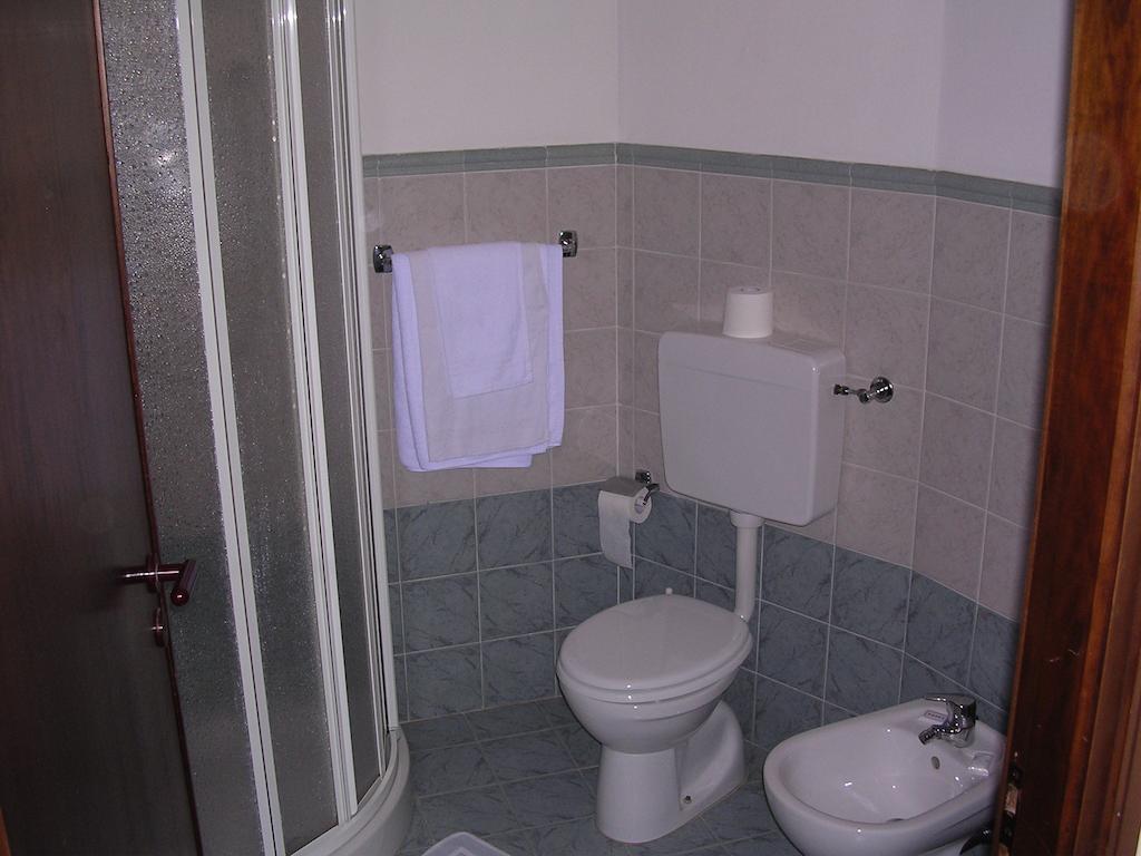 Cerrutihotel Верчелли Номер фото
