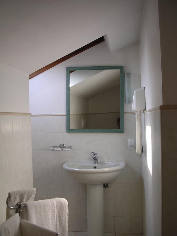 Cerrutihotel Верчелли Номер фото